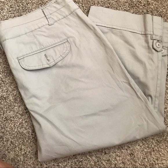 Capris - Picture 2 of 3